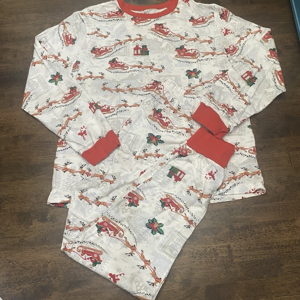 Christmas Pajamas Santa Sleigh Presents  Ladies L 2 Piece